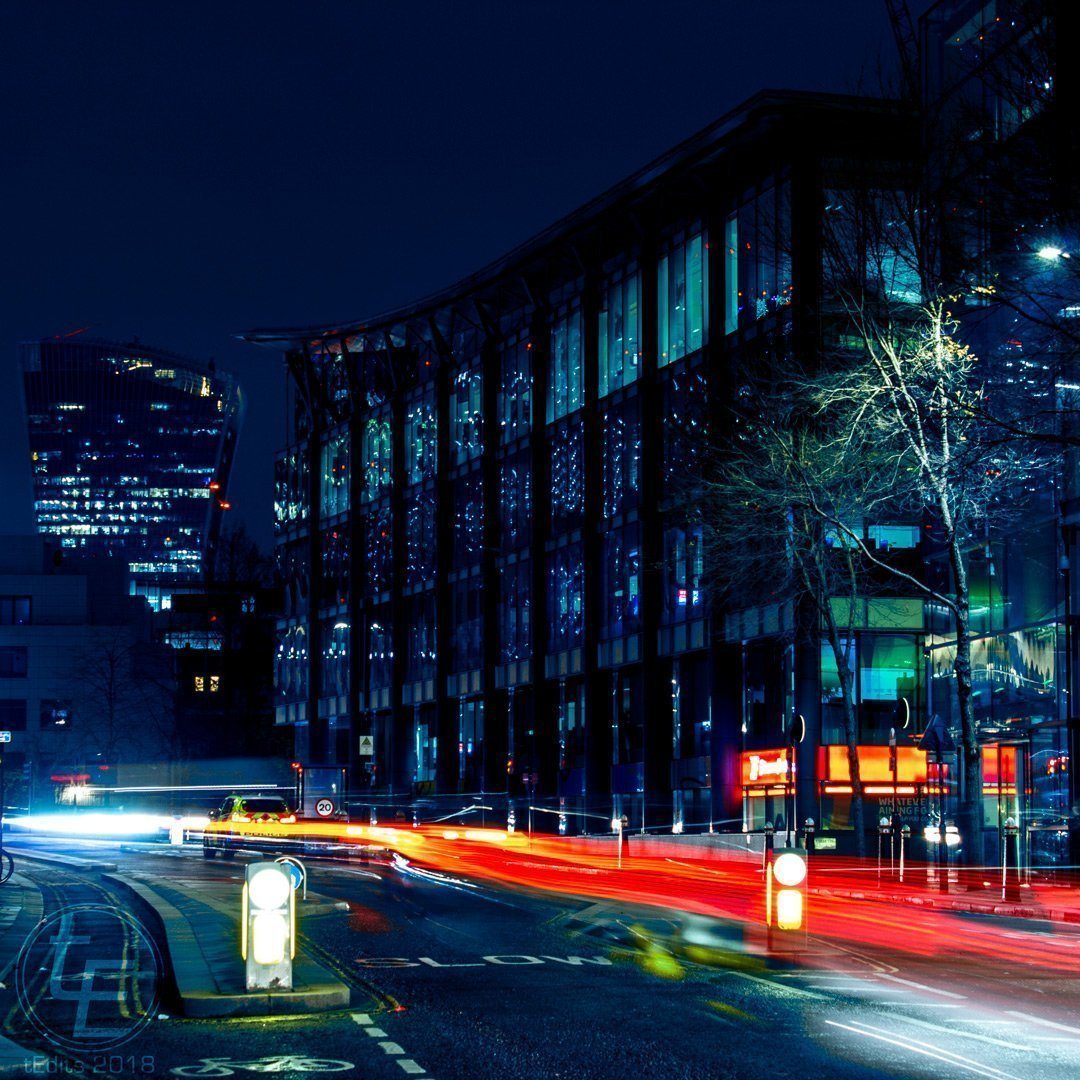 Long exposure of a police chase near 20 Fenchurch Street
